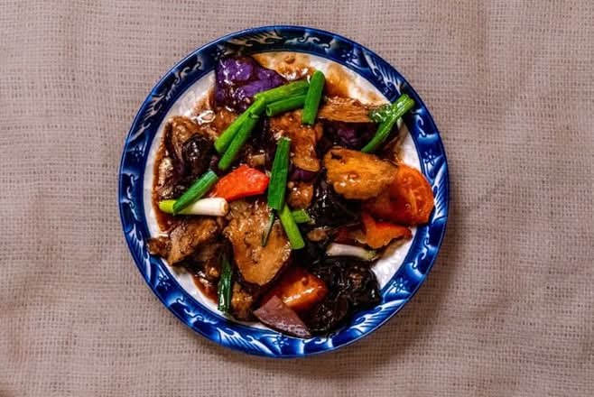 V12 Braised eggplant 红烧茄子